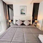 At Home 1 Bed In Ccr Condominium