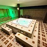 Private Pool & Jacuzzi Villa, Phratumnak, Pattaya - 600M From The Beach, 711 Nearby