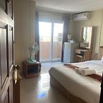 Hug Me Guesthouse