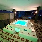 Private Pool & Jacuzzi Villa, Phratumnak, Pattaya - 600M From The Beach, 711 Nearby