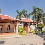 3Br Bali Style Privatepool Villa Near Main Road Large Pool