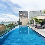 Sea Me Spring Too Hotel