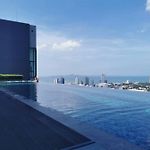 Infinity Pool At Pattaya Posh