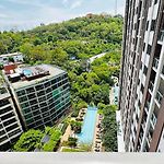 Unixx Condo Pattaya Delux View Near Walking Street