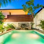 Seaside Villa 3 Pools, 2 Mins Walk To Beach