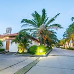 Seaside Villa 3 Pools, 2 Mins Walk To Beach
