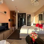 Downtown Chic Condo Rooftop Pool #Es20812