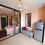 Downtown Chic Condo High Floor& Seaview #Es47524