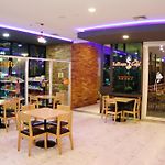 Arthitaya Green Nature Hotel & Lakkhana Poolside Resort
