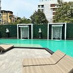 Arcadia Center Suites