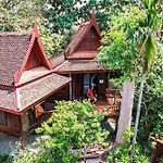 Sugar Hut Resort & Restaurant