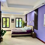 Smokers Beach Club & Resort