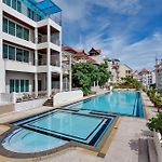 Grosvenor House - Olympic Pool - Pattaya
