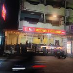 Malee Guesthouse And Restaurant