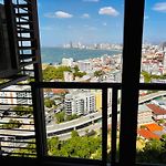 Unixx Sea View Condo Mung