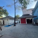 Nine Blue Garden Villa