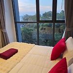 Sea View Room Great Location