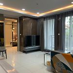 豪华两房两卫2 Bedrooms 2 Bathrooms 泳池公寓arcadia Beach 靠近步行街 生活便利