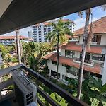 Cozy Apartment In Tree Town Pattaya