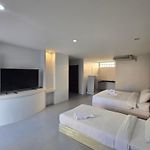 Middle Tree House Pattaya