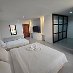 Middle Tree House Pattaya