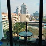 Cozy Beach & Pra Tamnak Condo Pattaya