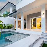 New 2024 - Two Villa Compound - 9Br - Two Pools