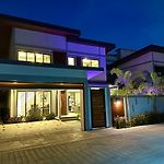 Super Luxury 3 Bedroom Private Pool Villa With Jacuzzi, Near 711, 10 Minutes To Walking Street And Pattaya Beach - Mt8