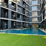 The Urban Attitude & One Bedroom