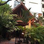 Chada Thai House
