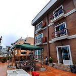 Red Balcony Hotel