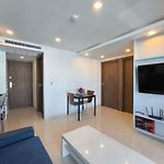 Grand Avenue By Fantasea Beach