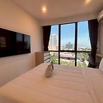 Cozy Beach & Pra Tamnak Condo Pattaya