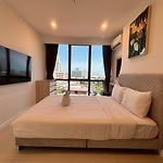 Cozy Beach & Pra Tamnak Condo Pattaya