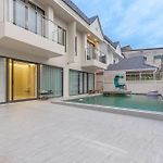 T M L-Urban Exquisite Pool Villa -4 Bedrooms & 6 Bathrooms - Private Ktv - Prime Location -Family & Group
