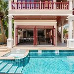 G Thai Pool Villa