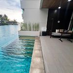 Luxe Beachfront With Pool Access