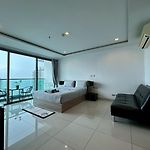 Wong Amat Tower Condominium 2808