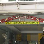 Boomerang Guesthouse And Bar