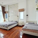 Kw Pool Villa Pattaya