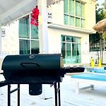 Holiday Pool Villa Pattaya