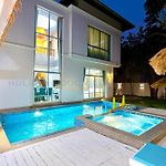 Holiday Pool Villa Pattaya