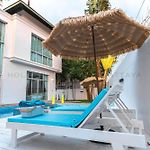 Holiday Pool Villa Pattaya