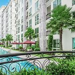 Olympus City Garden F407 City View Condo