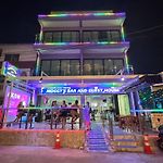 Moggy S Bar And Guest House