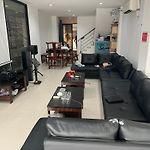 芭提雅市中心五卧六卫带ktv民宿hw