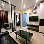 The Base Pattaya Pool View Fast Wifi 5 Min Walk To Beach By Lees Stay