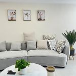 Luxury Townhouse With 3 Bedrooms And 3 Bathrooms In The City Center
