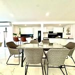 Sunset Beach Villa 30M To Beach 4Br