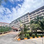 Spacious 2Br Corner Condo - Garden View Balcony - Royal Hill Resort